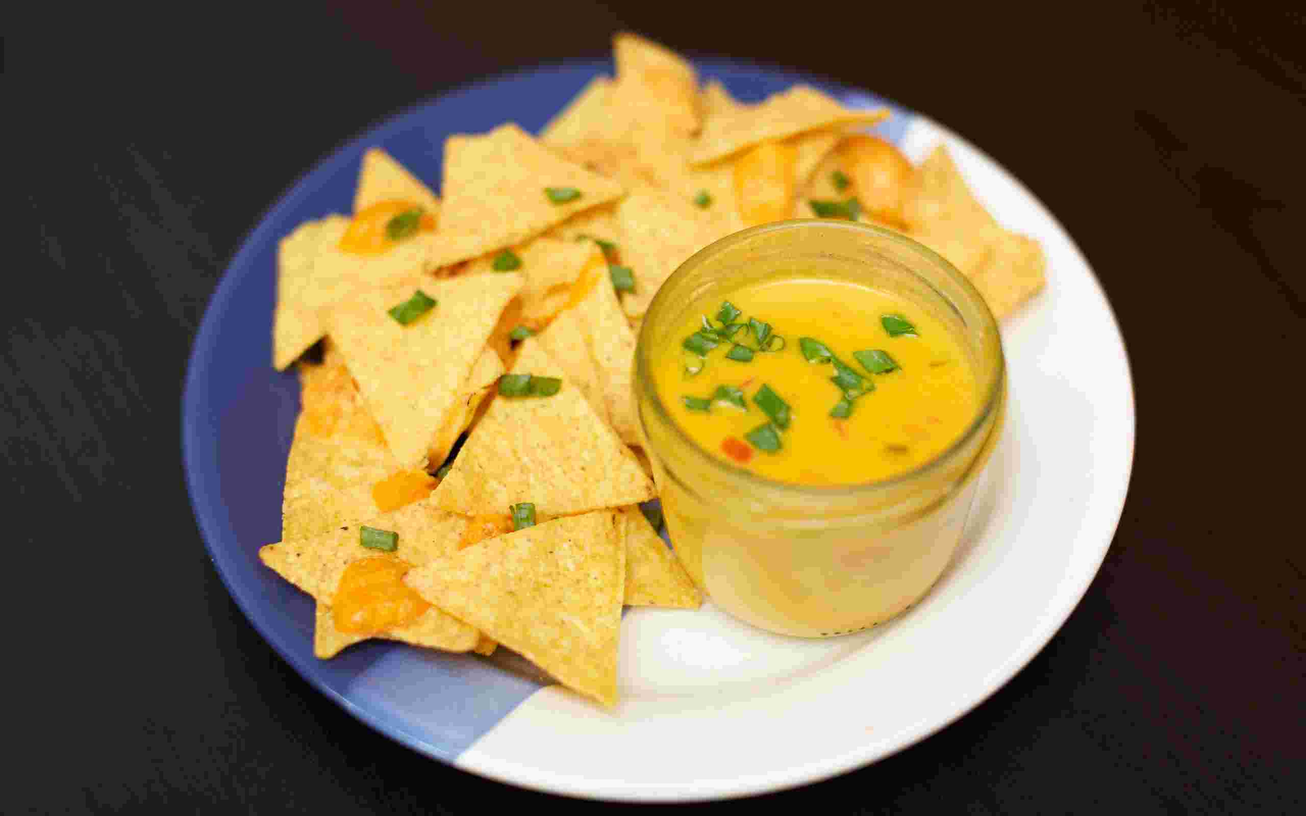 https://dqd.berlin/wp-content/uploads/2020/09/Chili_con_Queso.jpg