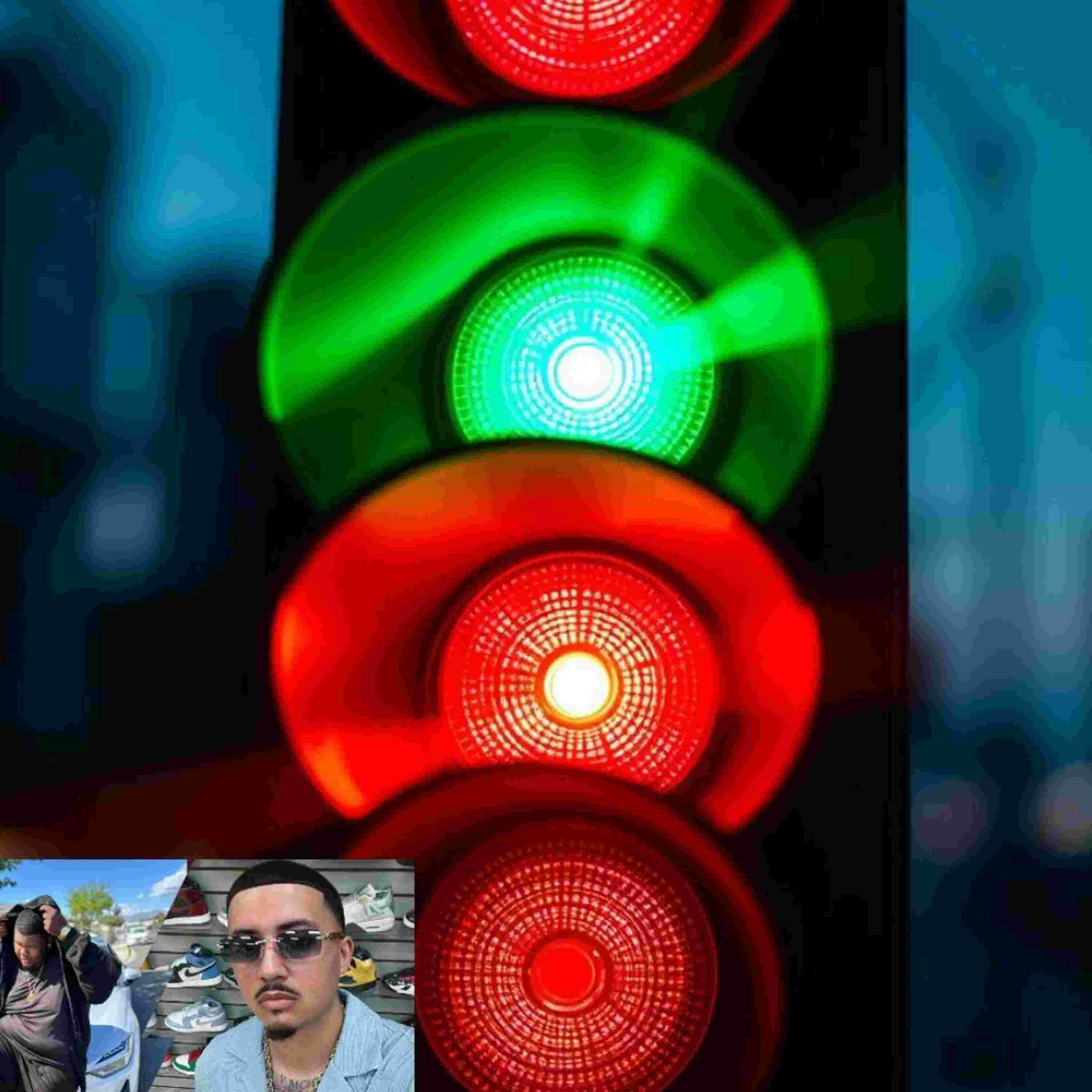 https://feeds.podcastle.ai/7b/jrNp-red-light-green-light-png.jpeg