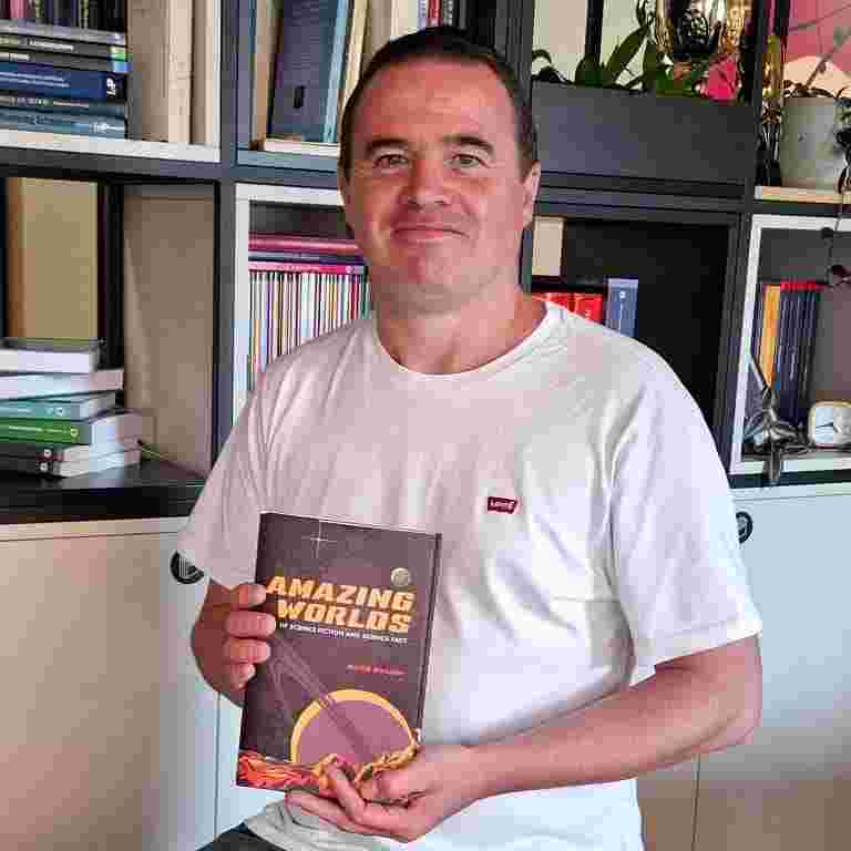 https://physicsworld.com/wp-content/uploads/2025/09/Keith-Cooper-Matin-player.jpg