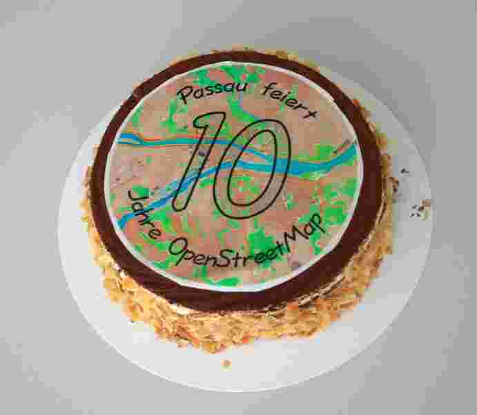 https://podcast.openstreetmap.de/wp-content/uploads/sites/3/2014/09/10JahreOSM_Passau-691px.jpg