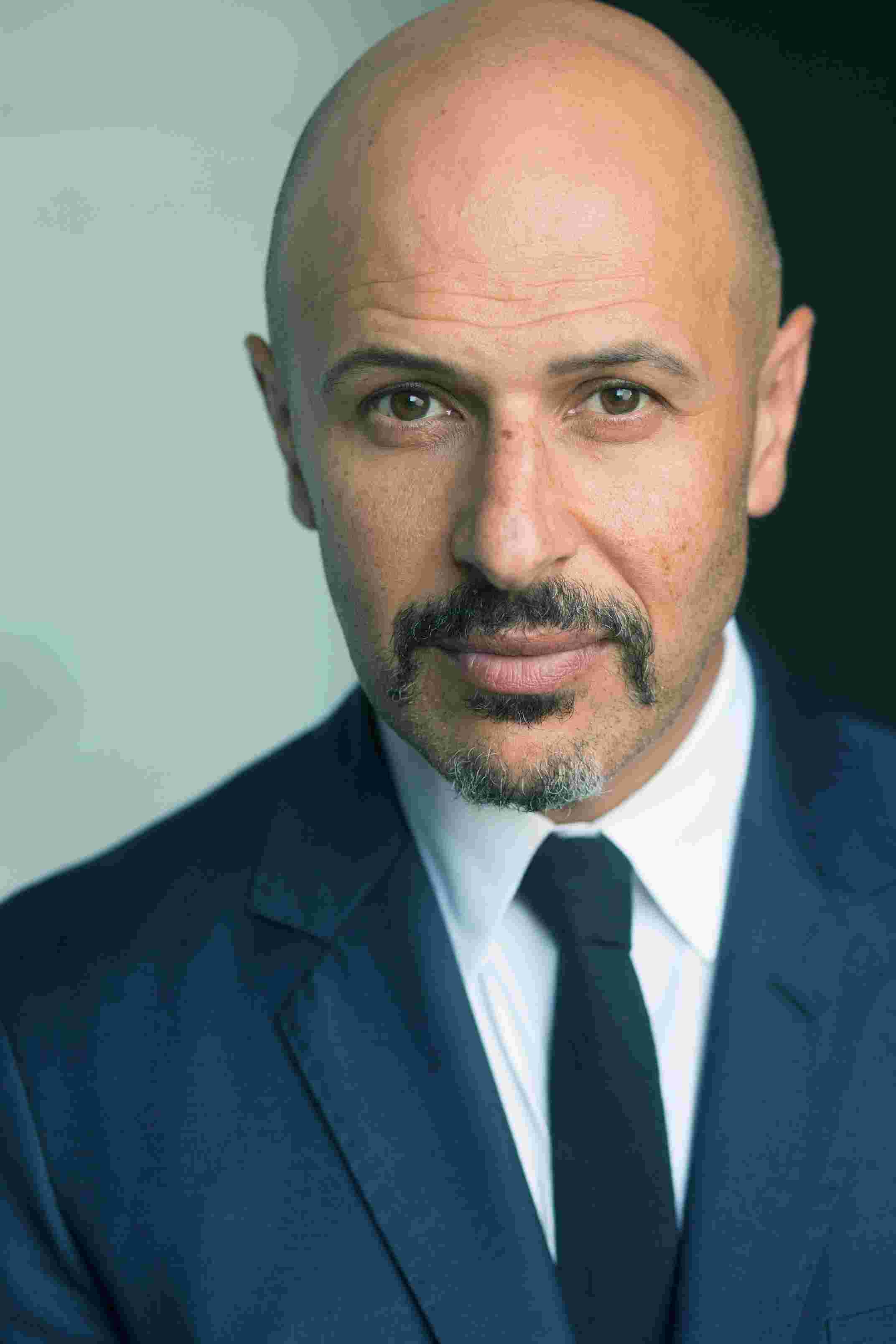 https://static.libsyn.com/p/assets/4/1/c/e/41cedc5de263578b/Maz_Jobrani.jpg