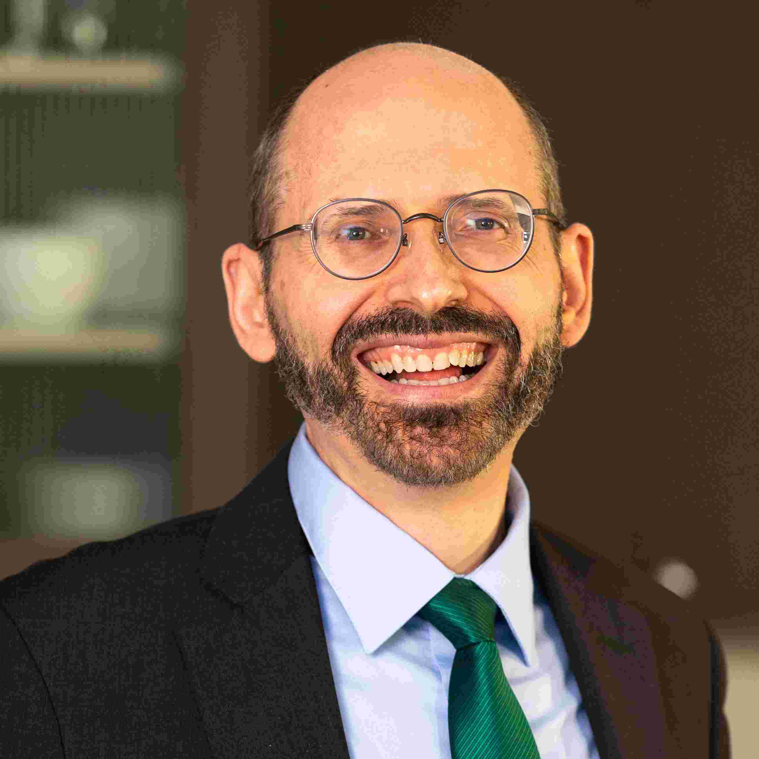https://static.libsyn.com/p/assets/f/d/2/d/fd2dc562474c8227/Michael_Greger_Cropped_Square.jpg