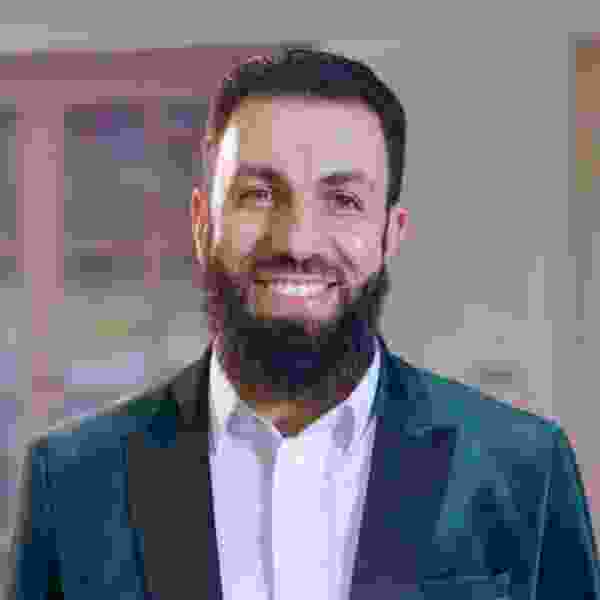 https://is1-ssl.mzstatic.com/image/thumb/Podcasts116/v4/06/ce/12/06ce126c-5755-ac4d-c7b0-b49f4ab73b68/mza_17685088730904696982.jpg/600x600bb.jpg